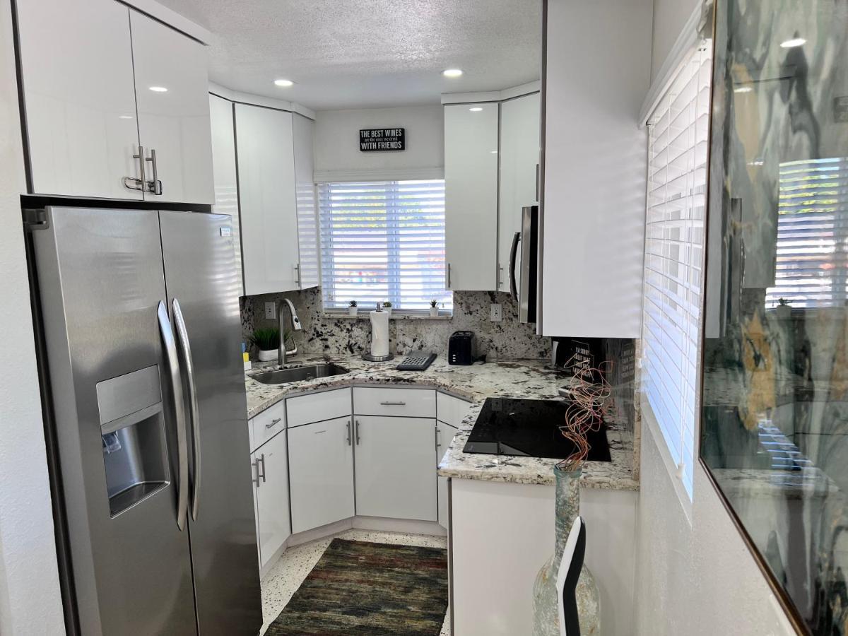 Stylish 2 Bedrooms Apartment By Miami International Airport Exteriör bild